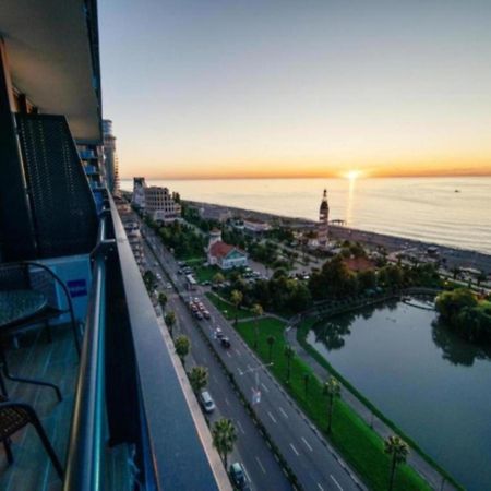 الشقق الفندقية باتوميفي  Sea View Orbi City المظهر الخارجي الصورة